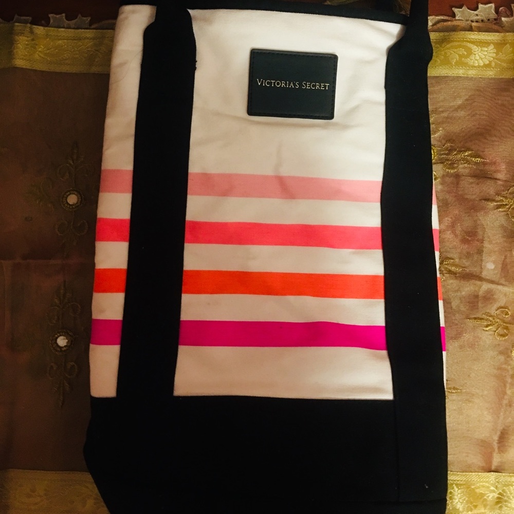 New Victoria’s secre Tote